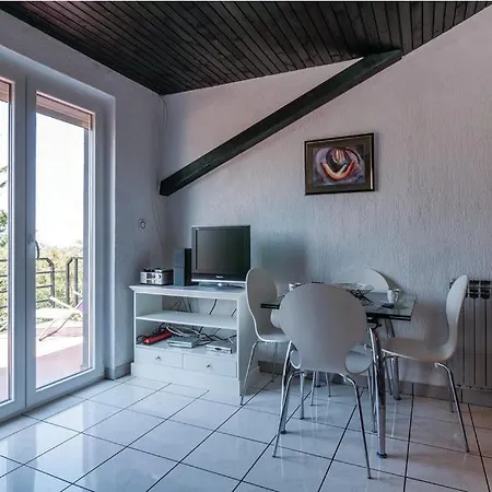Cozy House With Sea View 度假居